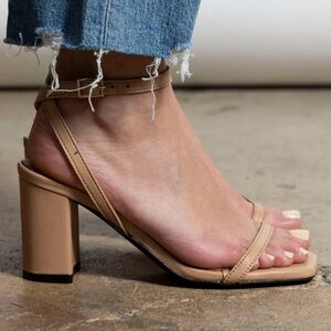NEVER WORN Venere Heeled Sandal
